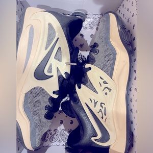 Nike KD 15’s 50 Years of Hiphop Size 8.5 (Men)